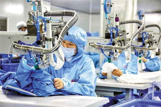 探營廣州部分口罩、防護(hù)服生產(chǎn)企業(yè) 廠家說買口罩難會緩解